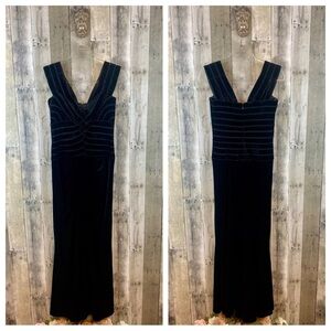 Tadashi Shoji Velvet Bandage Bodice Mermaid Gown in Black Size Small.